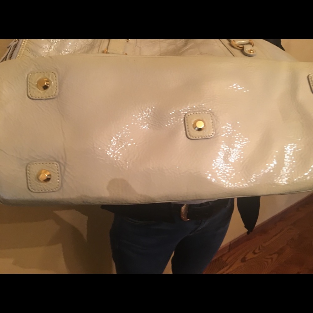 GoldenBleu. Never used.  Has dust bag